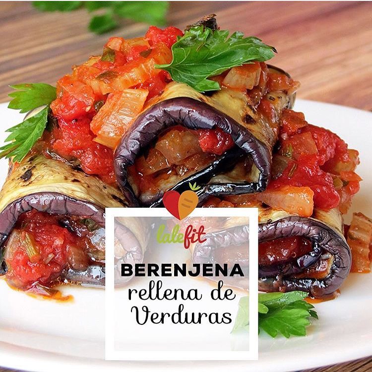 Berenjena rellena de vegetales 